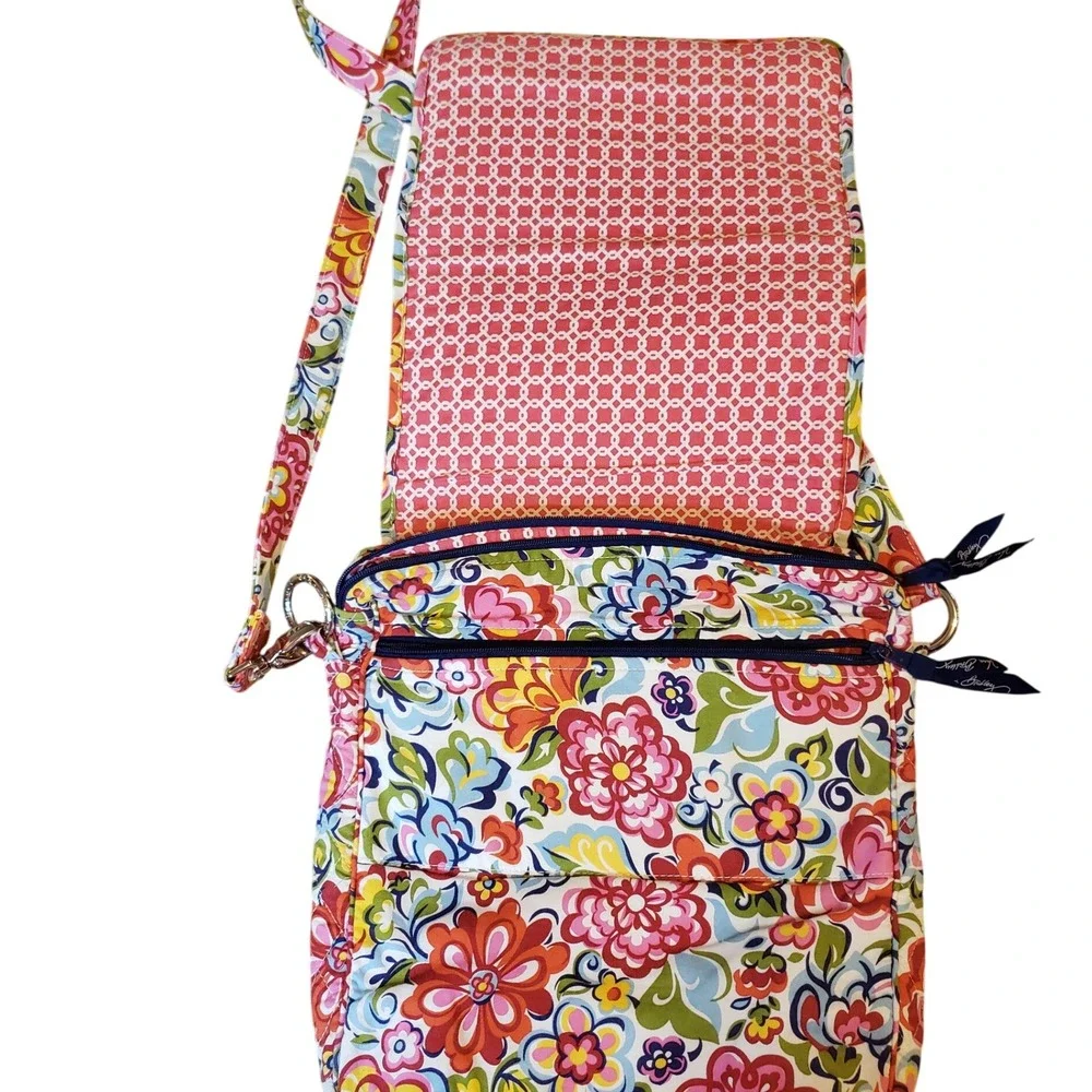 Vera Bradley crossbody bag‎ floral print adjustable strap zip pockets summer
